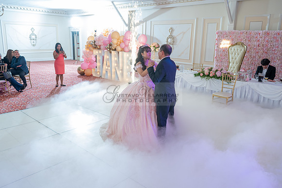 Jane Elizabeth quinceanera photographer-videographer-South Gate-Whittier-The Rose gardens in Whittier Ca. Gustavo Villarreal photography, videography, 323-633-8283, www.gvphotoandvideo.com