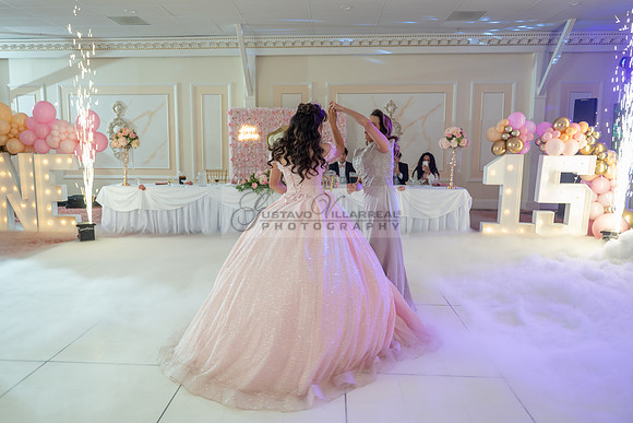 Jane Elizabeth quinceanera photographer-videographer-South Gate-Whittier-The Rose gardens in Whittier Ca. Gustavo Villarreal photography, videography, 323-633-8283, www.gvphotoandvideo.com