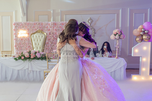 Jane Elizabeth quinceanera photographer-videographer-South Gate-Whittier-The Rose gardens in Whittier Ca. Gustavo Villarreal photography, videography, 323-633-8283, www.gvphotoandvideo.com