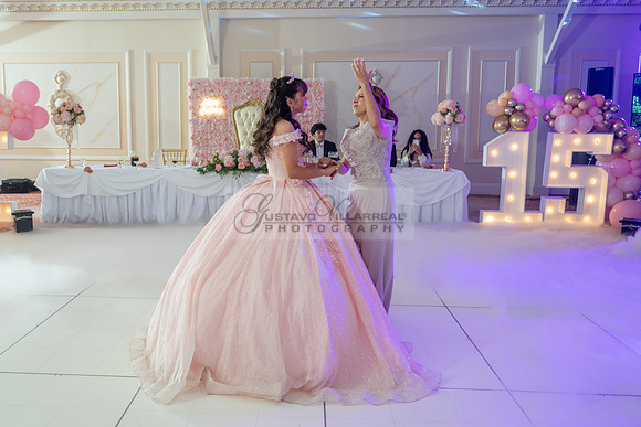 Jane Elizabeth quinceanera photographer-videographer-South Gate-Whittier-The Rose gardens in Whittier Ca. Gustavo Villarreal photography, videography, 323-633-8283, www.gvphotoandvideo.com