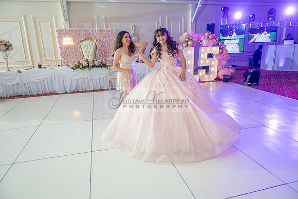 Jane Elizabeth quinceanera photographer-videographer-South Gate-Whittier-The Rose gardens in Whittier Ca. Gustavo Villarreal photography, videography, 323-633-8283, www.gvphotoandvideo.com