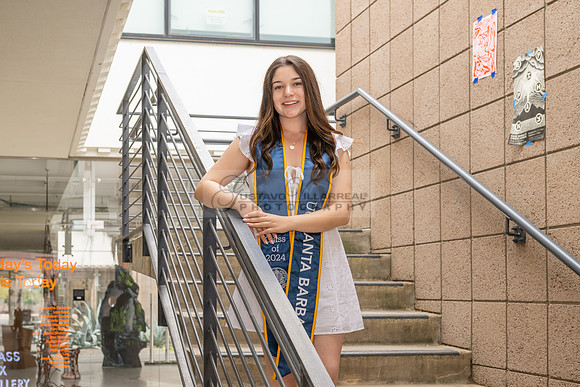 Lauren Berry graduation photos, portraits at UCSB Santa Barbara Ca. Gustavo Villarreal Photography, 323-633-8283