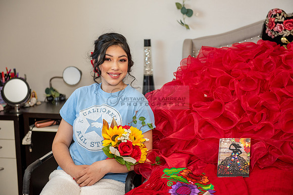 Katelynn Ramirez quinceanera celebration photography and video at Poncitlan square park in Palmdale Ca, www.gustavovillarreal.com, 323-633-8283