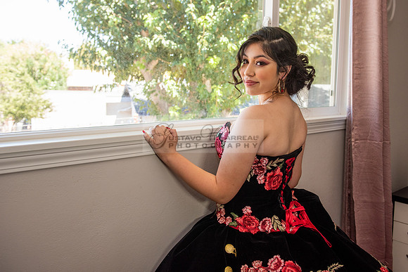 Katelynn Ramirez quinceanera celebration photography and video at Poncitlan square park in Palmdale Ca, www.gustavovillarreal.com, 323-633-8283