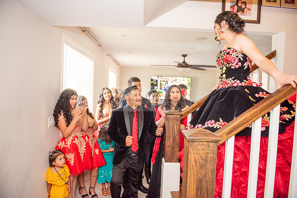 Katelynn Ramirez quinceanera celebration photography and video at Poncitlan square park in Palmdale Ca, www.gustavovillarreal.com, 323-633-8283