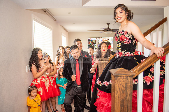 Katelynn Ramirez quinceanera celebration photography and video at Poncitlan square park in Palmdale Ca, www.gustavovillarreal.com, 323-633-8283
