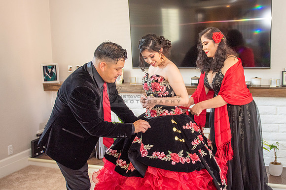 Katelynn Ramirez quinceanera celebration photography and video at Poncitlan square park in Palmdale Ca, www.gustavovillarreal.com, 323-633-8283
