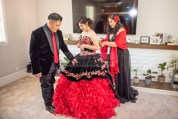 Katelynn Ramirez quinceanera celebration photography and video at Poncitlan square park in Palmdale Ca, www.gustavovillarreal.com, 323-633-8283