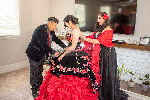 Katelynn Ramirez quinceanera celebration photography and video at Poncitlan square park in Palmdale Ca, www.gustavovillarreal.com, 323-633-8283