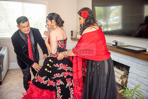 Katelynn Ramirez quinceanera celebration photography and video at Poncitlan square park in Palmdale Ca, www.gustavovillarreal.com, 323-633-8283