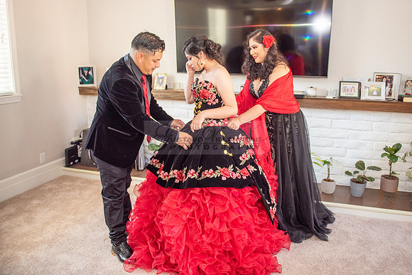 Katelynn Ramirez quinceanera celebration photography and video at Poncitlan square park in Palmdale Ca, www.gustavovillarreal.com, 323-633-8283