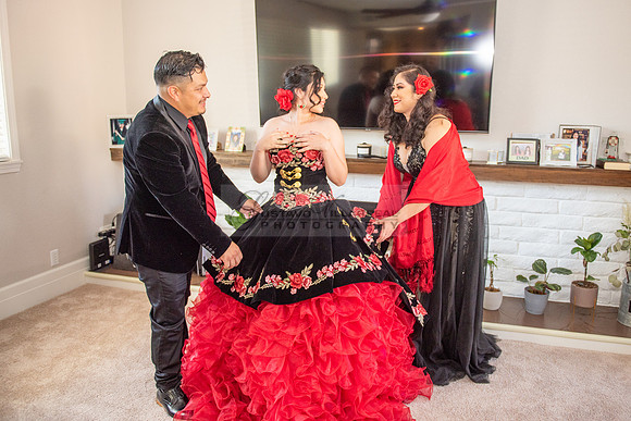 Katelynn Ramirez quinceanera celebration photography and video at Poncitlan square park in Palmdale Ca, www.gustavovillarreal.com, 323-633-8283