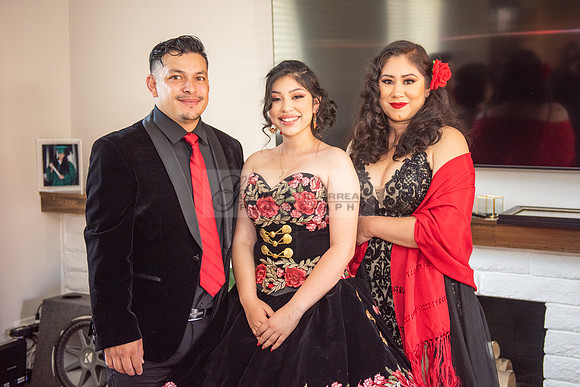 Katelynn Ramirez quinceanera celebration photography and video at Poncitlan square park in Palmdale Ca, www.gustavovillarreal.com, 323-633-8283