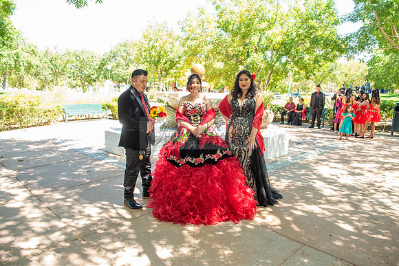 Katelynn Ramirez quinceanera celebration photography and video at Poncitlan square park in Palmdale Ca, www.gustavovillarreal.com, 323-633-8283