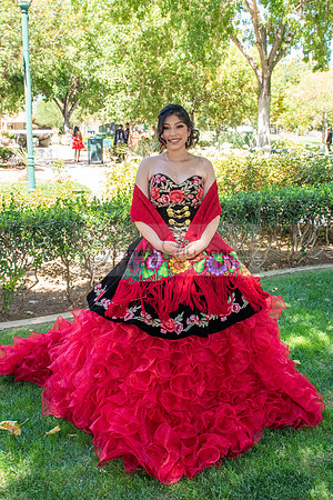 Katelynn Ramirez quinceanera celebration photography and video at Poncitlan square park in Palmdale Ca, www.gustavovillarreal.com, 323-633-8283