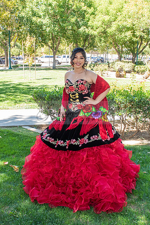 Katelynn Ramirez quinceanera celebration photography and video at Poncitlan square park in Palmdale Ca, www.gustavovillarreal.com, 323-633-8283