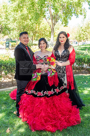 Katelynn Ramirez quinceanera celebration photography and video at Poncitlan square park in Palmdale Ca, www.gustavovillarreal.com, 323-633-8283