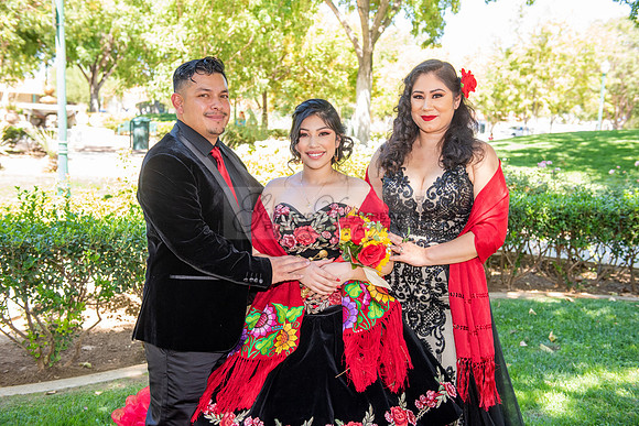 Katelynn Ramirez quinceanera celebration photography and video at Poncitlan square park in Palmdale Ca, www.gustavovillarreal.com, 323-633-8283