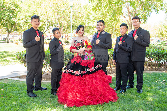 Katelynn Ramirez quinceanera celebration photography and video at Poncitlan square park in Palmdale Ca, www.gustavovillarreal.com, 323-633-8283