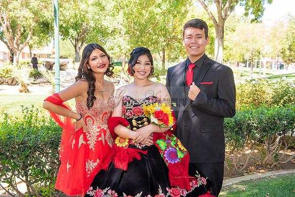 Katelynn Ramirez quinceanera celebration photography and video at Poncitlan square park in Palmdale Ca, www.gustavovillarreal.com, 323-633-8283