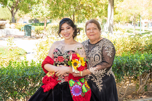 Katelynn Ramirez quinceanera celebration photography and video at Poncitlan square park in Palmdale Ca, www.gustavovillarreal.com, 323-633-8283