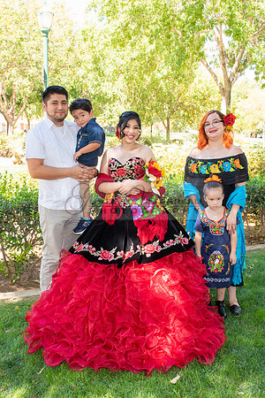 Katelynn Ramirez quinceanera celebration photography and video at Poncitlan square park in Palmdale Ca, www.gustavovillarreal.com, 323-633-8283