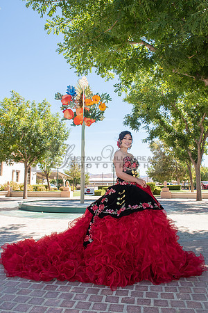 Katelynn Ramirez quinceanera celebration photography and video at Poncitlan square park in Palmdale Ca, www.gustavovillarreal.com, 323-633-8283