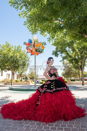 Katelynn Ramirez quinceanera celebration photography and video at Poncitlan square park in Palmdale Ca, www.gustavovillarreal.com, 323-633-8283