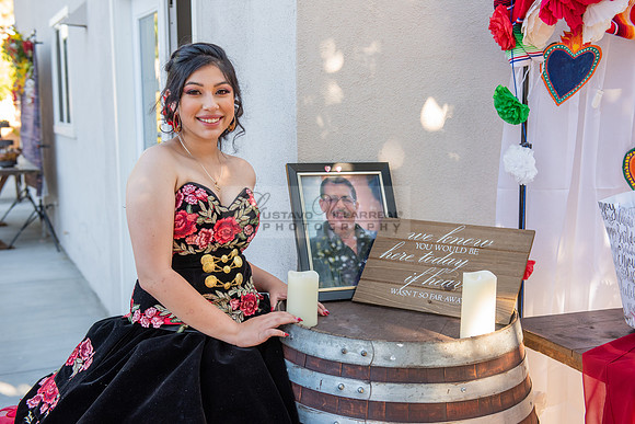 Katelynn Ramirez quinceanera celebration photography and video at Poncitlan square park in Palmdale Ca, www.gustavovillarreal.com, 323-633-8283