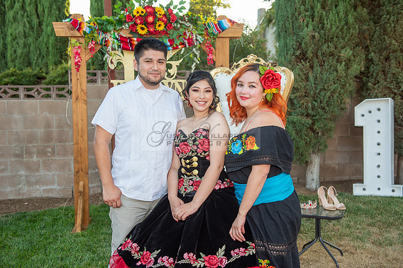 Katelynn Ramirez quinceanera celebration photography and video at Poncitlan square park in Palmdale Ca, www.gustavovillarreal.com, 323-633-8283