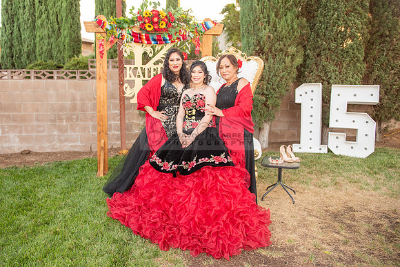 Katelynn Ramirez quinceanera celebration photography and video at Poncitlan square park in Palmdale Ca, www.gustavovillarreal.com, 323-633-8283