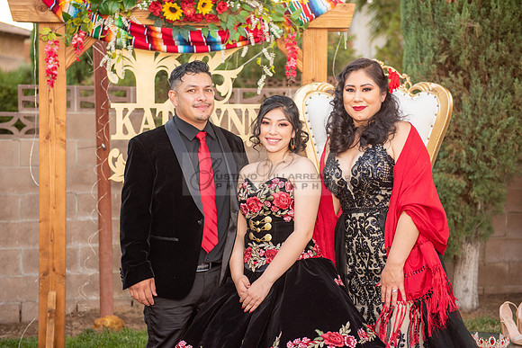 Katelynn Ramirez quinceanera celebration photography and video at Poncitlan square park in Palmdale Ca, www.gustavovillarreal.com, 323-633-8283