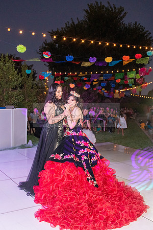 Katelynn Ramirez quinceanera celebration photography and video at Poncitlan square park in Palmdale Ca, www.gustavovillarreal.com, 323-633-8283