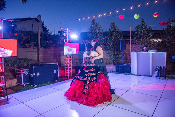 Katelynn Ramirez quinceanera celebration photography and video at Poncitlan square park in Palmdale Ca, www.gustavovillarreal.com, 323-633-8283
