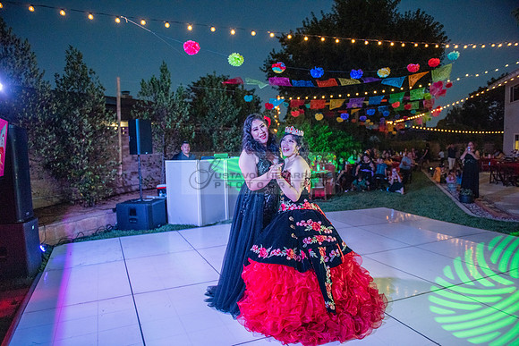 Katelynn Ramirez quinceanera celebration photography and video at Poncitlan square park in Palmdale Ca, www.gustavovillarreal.com, 323-633-8283