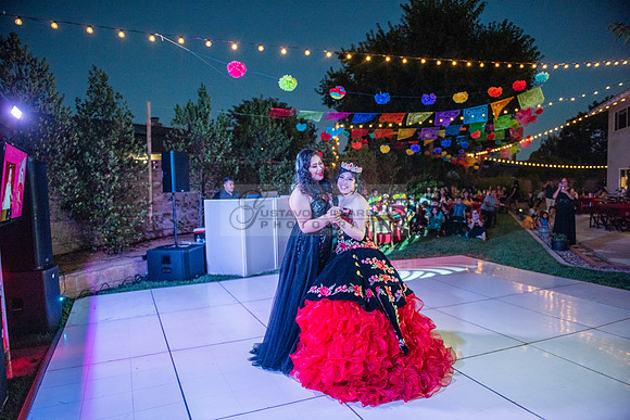 Katelynn Ramirez quinceanera celebration photography and video at Poncitlan square park in Palmdale Ca, www.gustavovillarreal.com, 323-633-8283