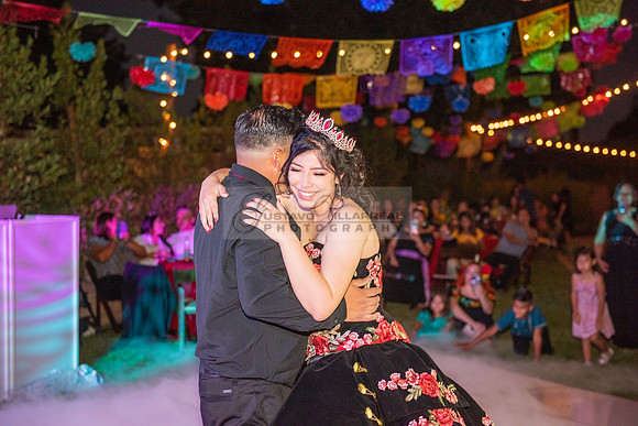 Katelynn Ramirez quinceanera celebration photography and video at Poncitlan square park in Palmdale Ca, www.gustavovillarreal.com, 323-633-8283