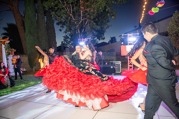 Katelynn Ramirez quinceanera celebration photography and video at Poncitlan square park in Palmdale Ca, www.gustavovillarreal.com, 323-633-8283