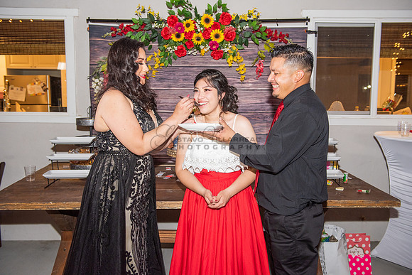 Katelynn Ramirez quinceanera celebration photography and video at Poncitlan square park in Palmdale Ca, www.gustavovillarreal.com, 323-633-8283