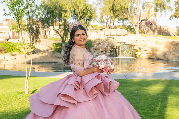 Darlene Dorado quinceanera, sweet 16, weddings, photo, shoot, at Cerritos heritage park in Cerritos Ca, Gustavo Villarreal, photography, videography, 323-633-8283, www.gustavovillarreal.com
