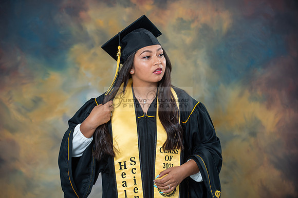 Melissa Ramirez graduation photos in Downey Ca, photo studio by www.gustavovillarreal.com, 323-633-8283