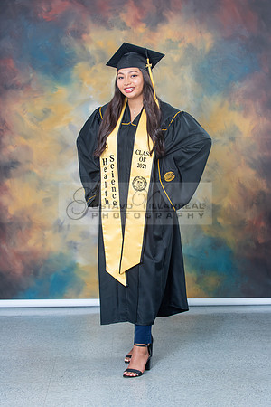 Melissa Ramirez graduation photos in Downey Ca, photo studio by www.gustavovillarreal.com, 323-633-8283