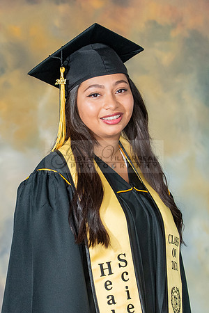 Melissa Ramirez graduation photos in Downey Ca, photo studio by www.gustavovillarreal.com, 323-633-8283