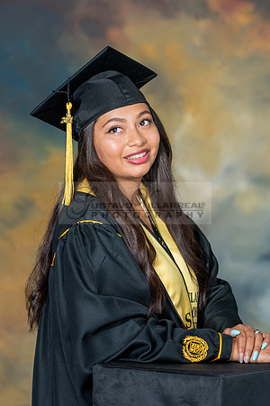 Melissa Ramirez graduation photos in Downey Ca, photo studio by www.gustavovillarreal.com, 323-633-8283