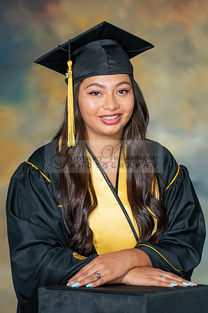 Melissa Ramirez graduation photos in Downey Ca, photo studio by www.gustavovillarreal.com, 323-633-8283