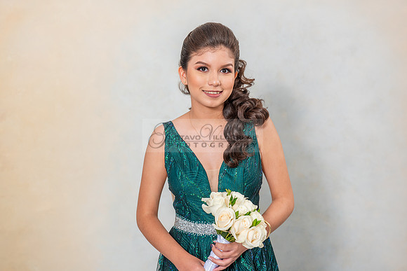 Salma Valdivia quinceanera photo session at Gustavo Villarreal photography studio in whittier Ca, www.gustavovillarreal.com, 323-633-8283