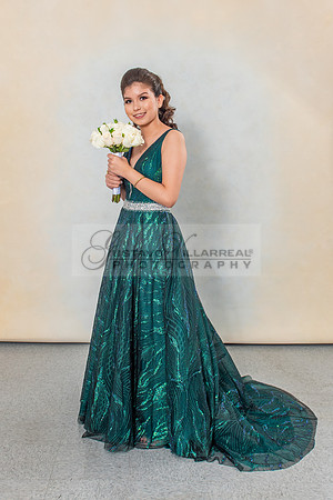 Salma Valdivia quinceanera photo session at Gustavo Villarreal photography studio in whittier Ca, www.gustavovillarreal.com, 323-633-8283