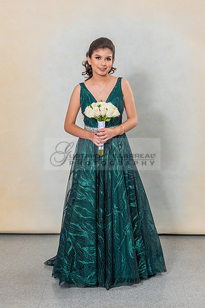Salma Valdivia quinceanera photo session at Gustavo Villarreal photography studio in whittier Ca, www.gustavovillarreal.com, 323-633-8283