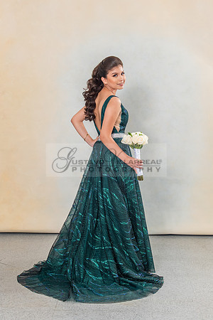 Salma Valdivia quinceanera photo session at Gustavo Villarreal photography studio in whittier Ca, www.gustavovillarreal.com, 323-633-8283