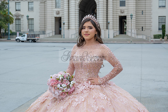 Ximena Alessandra quinceanera photos, videos, photographer, videographer in Pasadena City Hall California, Gustavo Villarreal Photography, 323-633-8283, www.gvphotoandvideo.com